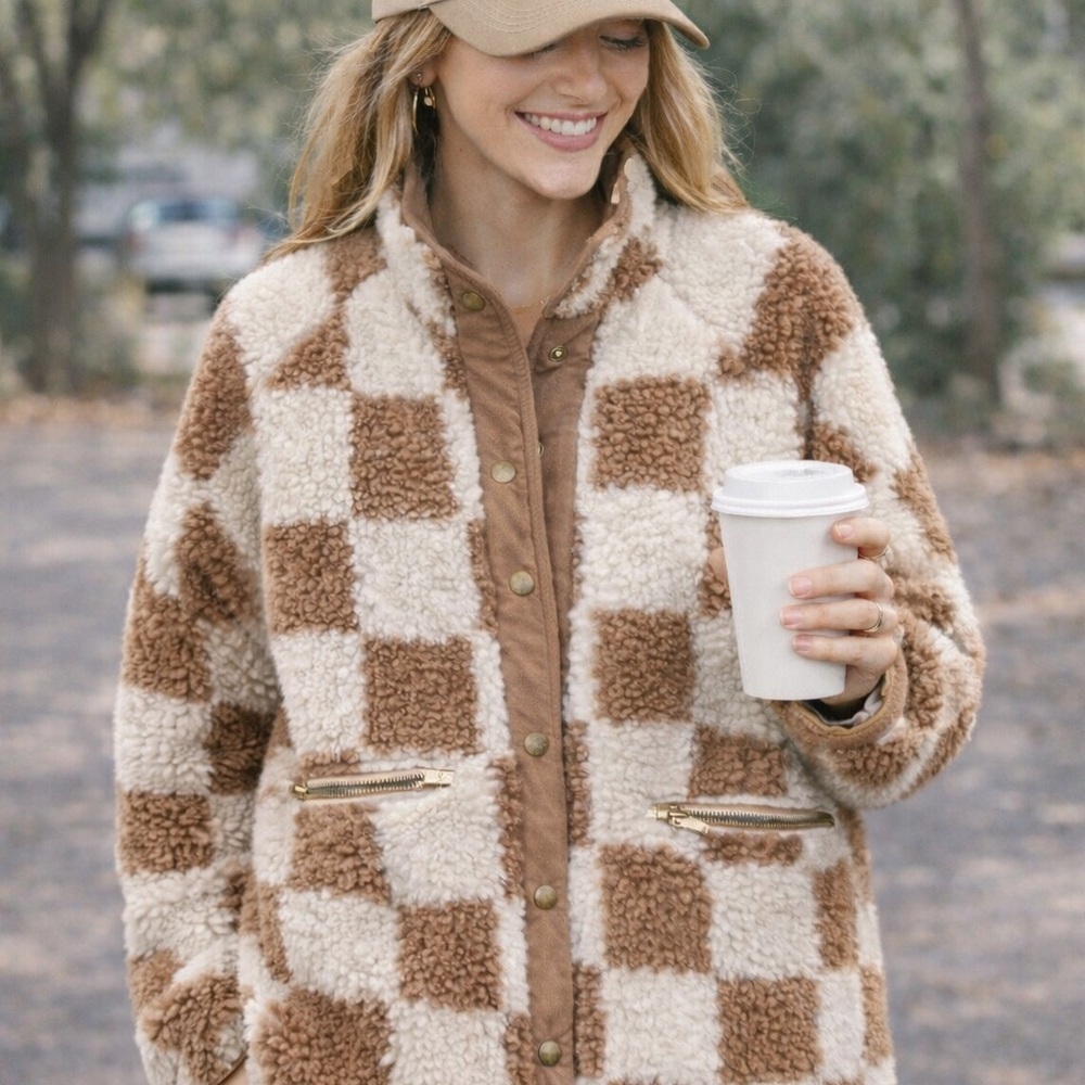 Cozy Sherpa Teddy Jacket – Checkered / Buffalo Plaid Style